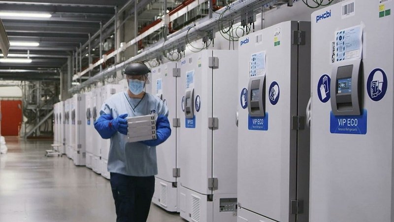 На Аляске медработника госпитализировали после прививки вакциной Pfizer