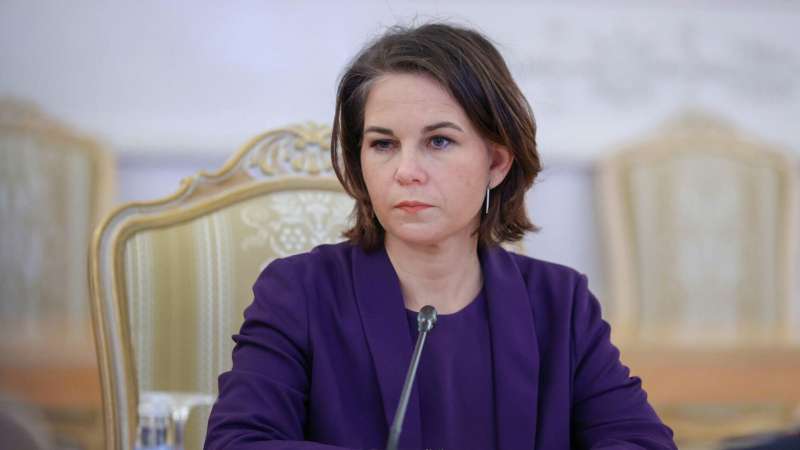 Захарова указала на двойные стандарты Бербок