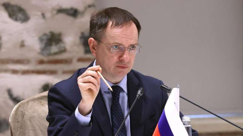 Мединский доложил Путину о контактах с украинской стороной