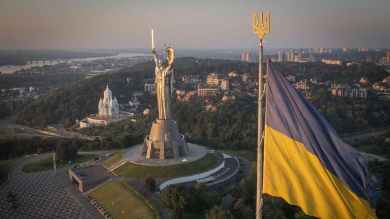 Келлог и личный духовный советник Трампа посетят Украину