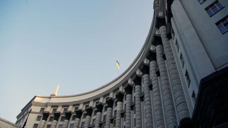 Госдолг Украины в августе вырос почти на шесть миллиардов долларов