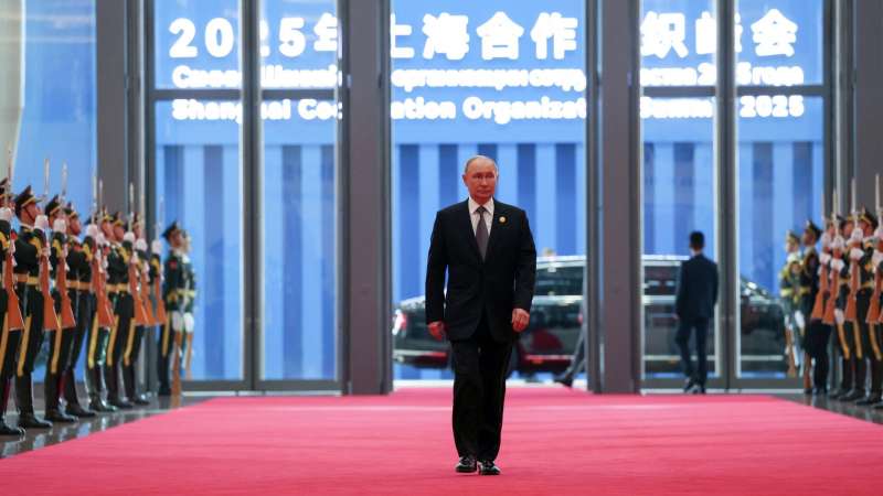 Путин встретился с президентом Ирана на полях саммита ШОС в Китае