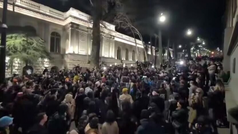 Грузинская оппозиция вышла на масштабную акцию протеста в Тбилиси