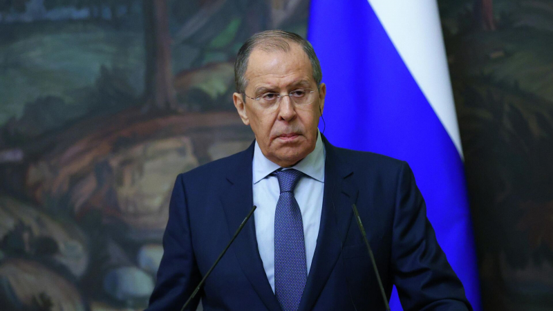 Лавров заявил о намерении Запада нанести России поражение руками Украины