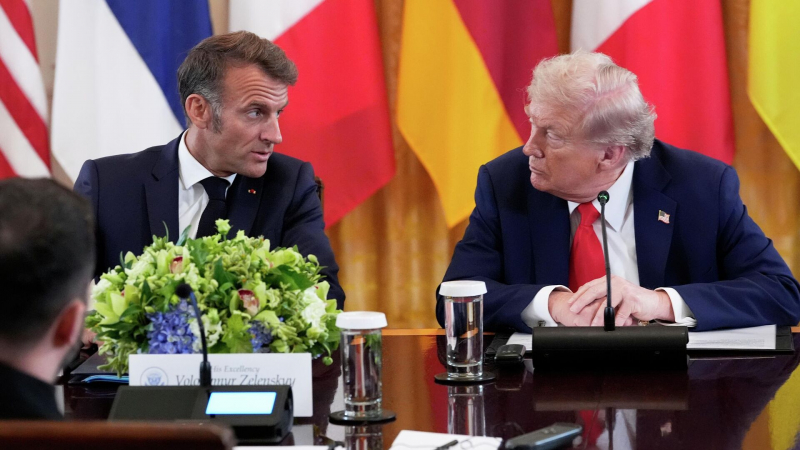 Макрон рассматривает ответные меры против пошлин США, пишет Politico