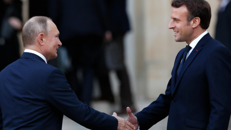 На Западе раскрыли, что стоит за разговором Путина с Макроном