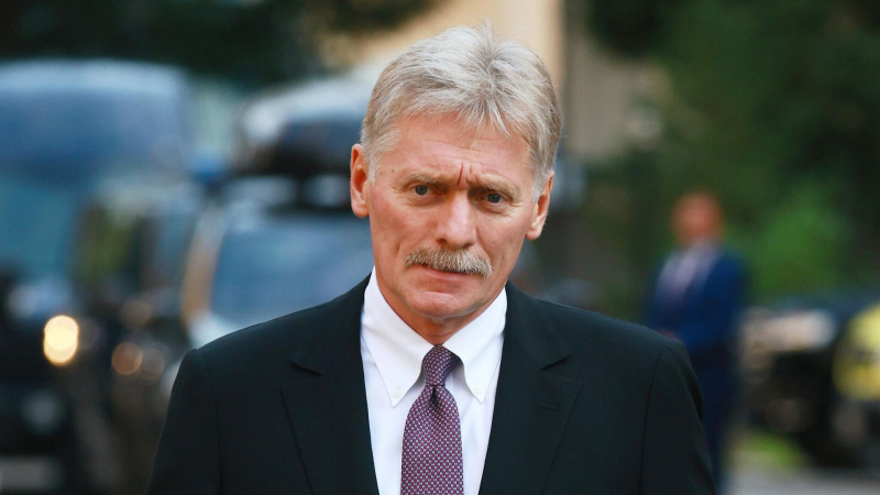 Песков назвал политику ЕС по Украине "оголтелым милитаризмом"