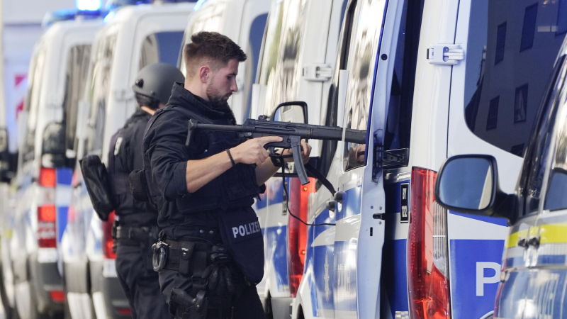 Полиция не обнаружила взрывчатки в машине на месте теракта в Магдебурге