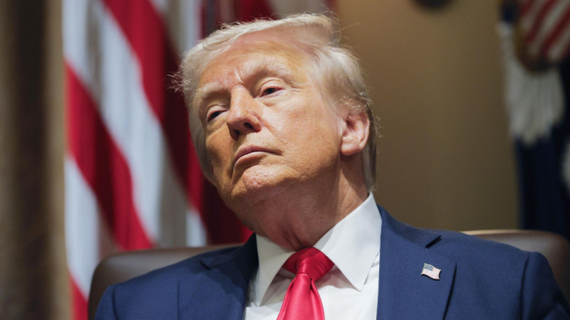 Трамп в пятницу выступит с заявлением