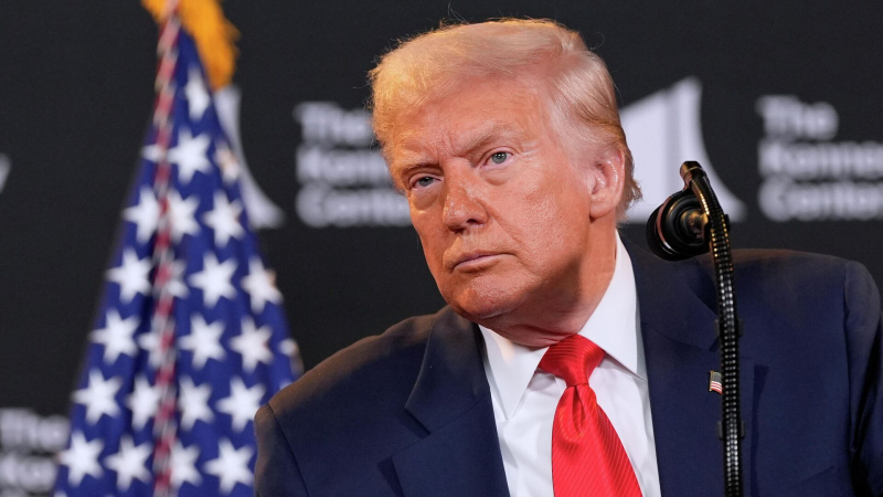 Трамп выступил против помощи Украине за счет налогоплательщиков, пишет FT