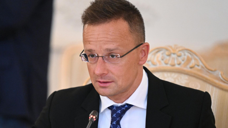 Венгрия не поддерживает вступление Украины в ЕС, заявил Сийярто